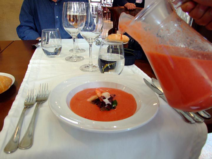 Gazpacho de fresas y langostinos