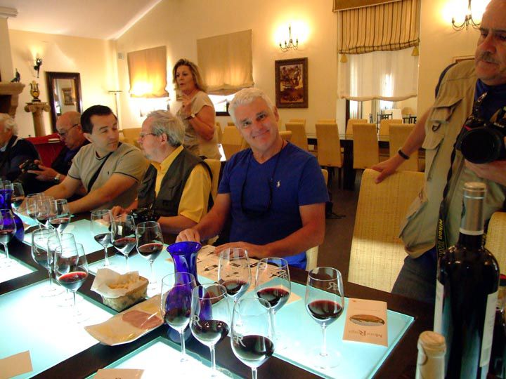 cata de vinos en Bodegas MontReaga