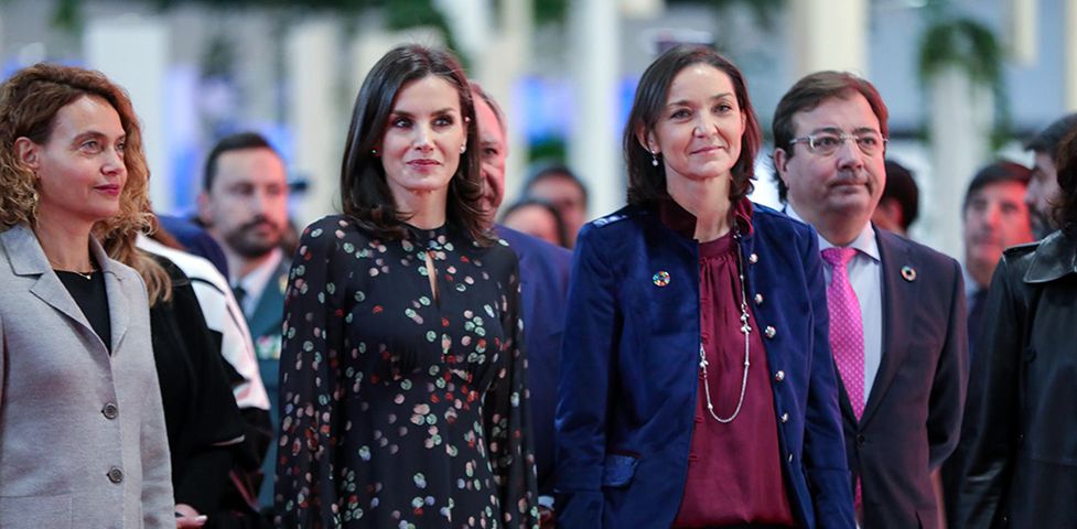 Reina Letizia y autoridades