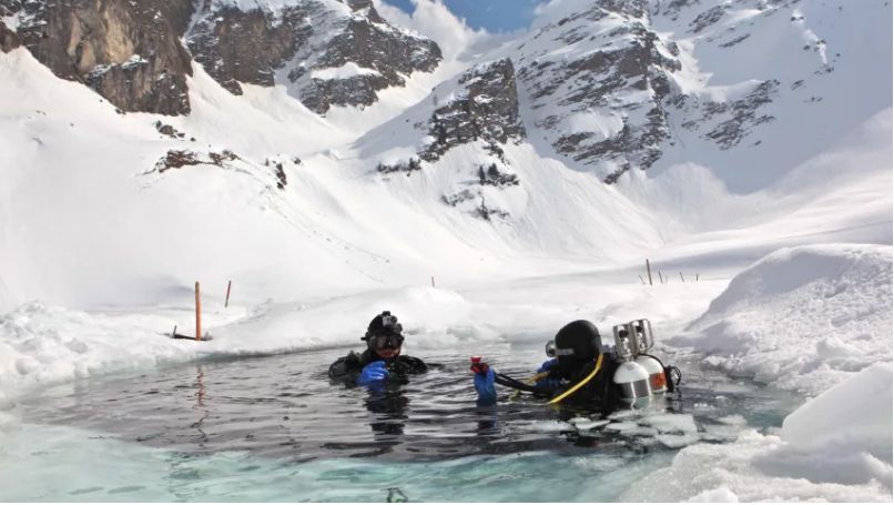 Bucear bajo el hielo