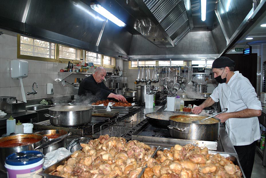 Los dos jefes de cocina en acción