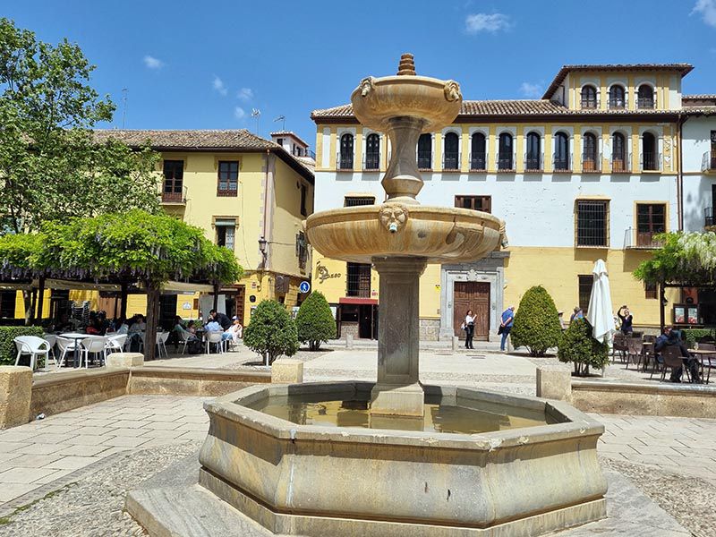 FUENTE DEL PASEO DE LOS TRISTES