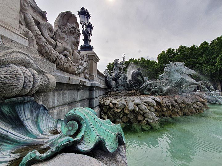 DETALLE FUENTE MONUMENTO A LOS GIRONDINS BURDEOS