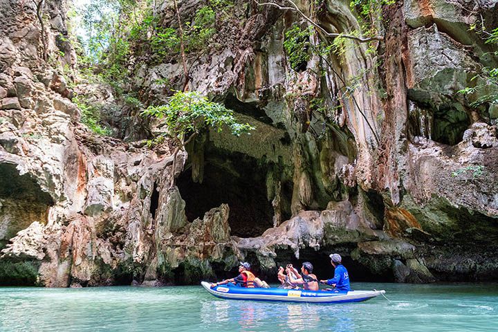 Kayak en las cuevas
