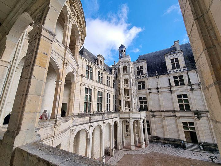 ESCALERA EN CHAMBORD