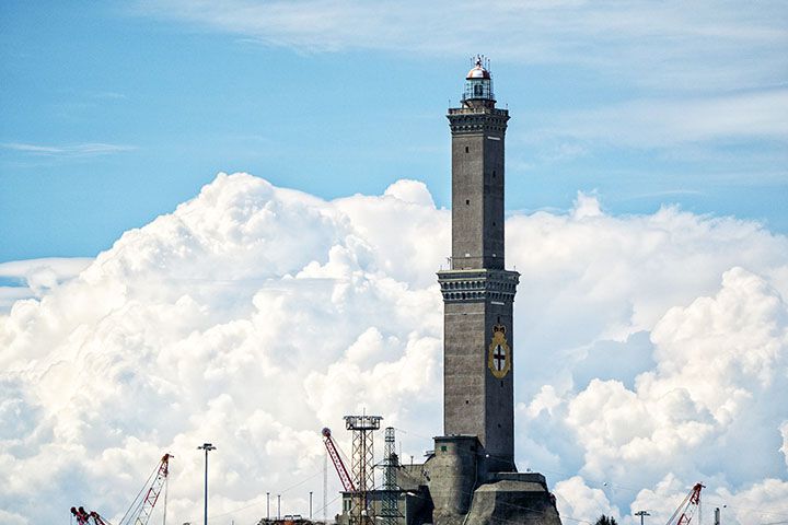 Faro de Génova - Liguria - Italia
