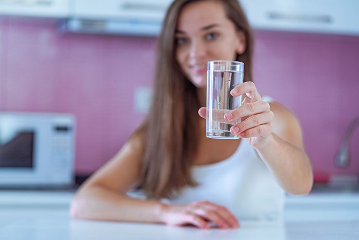 Alimentos Energi?a - Beber agua suficiente