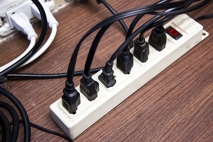  Electrocuciones