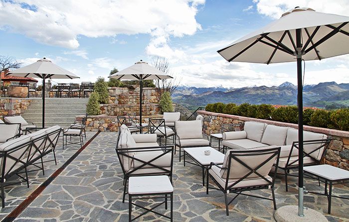 Cena con vista a los Picos de Europa (Parres, Asturias)