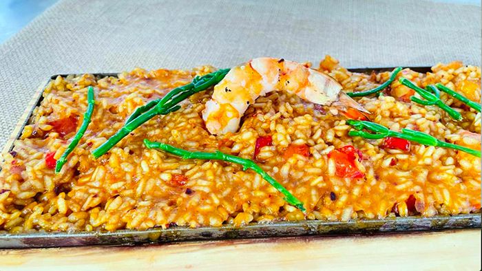 Arroz robao con langostinos y algas