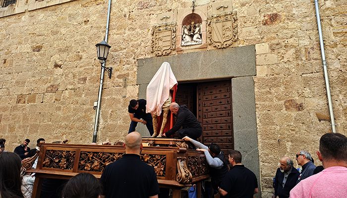 Preparación Paso Semana Santa Zamora