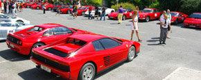 Concentración de Ferraris en Torremolinos