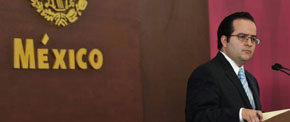 El secretario técnico del Consejo de Seguridad y portavoz de la estrategia de Seguridad Nacional, Alejandro Poiré, 

