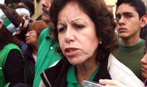 Lourdes Flores denunciará a Bayly