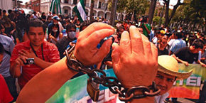 Periodistas protestan contra ley antirracismo del gobierno del presidente Morales