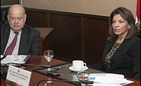 Chinchilla (d), advirtió que Costa Rica podría llevar el reclamo costarricense a Naciones Unidas.

