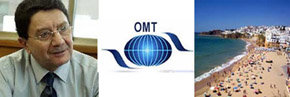 El Secretario General de la OMT, Taleb Rifai (i), Logo de la OMT (c) y a la derecha, playa de El Algarve en Portugal.