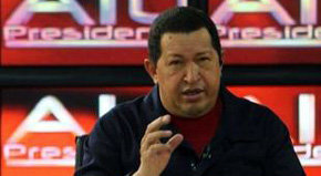 Chávez en su semanal progama de radio 'Aló Presidente'...