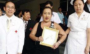 Travesti tailandés pierde 213 kilos tras una operación para reducir peso