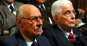 23 de diciembre. Condenan a prisión perpetua al ex dictador Jorge Rafael Videla 

