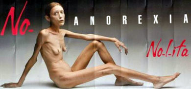 El polémico cartel publicitario de la campaña contra la anorexia promvida en 2007, por Benetton