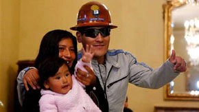 Carlos Mamani, el boliviano perteneciente al grupo de 33 mineros 