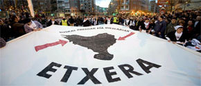 Miles de personas recorren las calles de Bilbao en favor de los presos de ETA