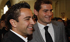 Xavi el mejor creador y Casillas el mejor portero del mundo