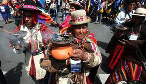 Las celebraciones incluyeron desfiles de grupos folklóricos