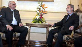 El presidente de Paraguay, Fernando Lugo (i), se reunió con el nuevo canciller de Brasil, Antonio de Aguiar Patriota