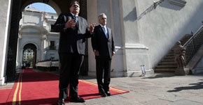 Alan García (i) y Sebastián Piñera