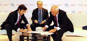 
Ministro de Turismo de Argentina Enrique Meyer,  Presidente de CEAES, Leandro Sigman, y el Embajador de Argentina en España, Carlos Bettini