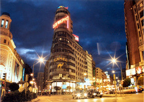 La Gran Vía de Madrid, en una imagen de 1990
