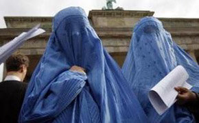 Un estado prohíbe los burkas por primera vez en Alemania