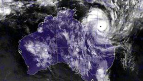 El ciclón gigante Yasi alcanza la costa turística de Australia