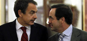Zapatero (i) y Bono