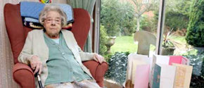 Gladys Gough, una británica de 103 años que 'no ha perdido' el tiempo con hombres

