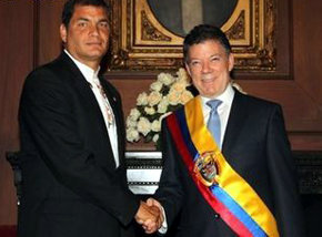 Correa (i) y Santos, presidentes de Ecuador y Colombia respectivamente