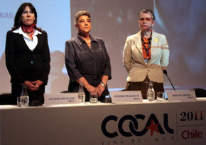 De (i) a (d), Jacqueline Plass, Subsecretaria de Turismo; Virginia Reginato, Alcaldesa de Viña del Mar y Bertha García, presidenta de COCAL.
 

