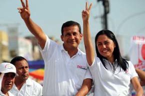 Acusaciones de vínculos de esposa de Humala con chavismo complican a candidato nacionalista