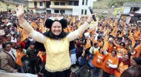 Keiko apela a propuestas populistas para asegurar paso a segunda vuelta