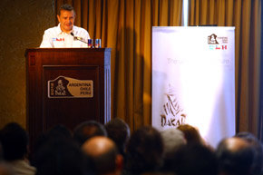 Etienne Lavigne anuncia Rally Dakar 2012, al que se une Perú.