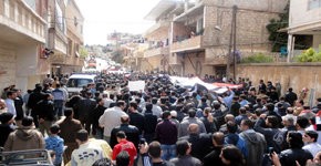 Fuerzas de seguridad siria abren fuego contra asistentes a los funerales de las víctimas tras masacre del viernes