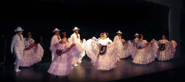 Ballet Folklórico Colores de México