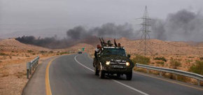 Rebeldes se alejan de Zintan, recién tomada por los opositores