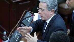 El expresidente de Colombia Alvaro Uribe compareció este jueves ante el Pleno de la Comisión de Acusaciones de la Cámara de Representantes. 