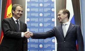 Zapatero, en el Foro económico de San Petesburgo junto al presidente ruso Dmitri Medvédev