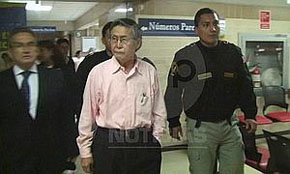 Fujimori regresa a prisión después de su estancia en un centro hospitalario