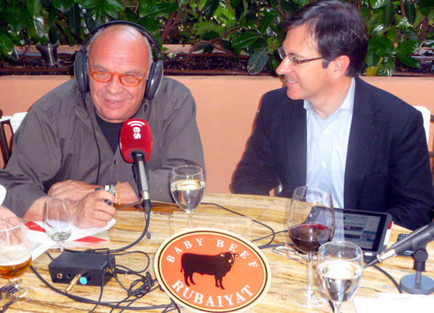 Quino Moreno (i) y Fernando López, Gerente del restaurante Ruibayat