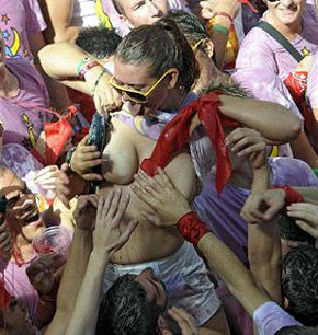 Pamplona, verano, alcohol, toros y fiesta…

